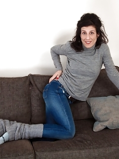 Mademoiselle Louise Cum Shot On Hairy Pussy Clips