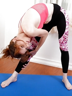 Emma Hairy Pussy Twisty