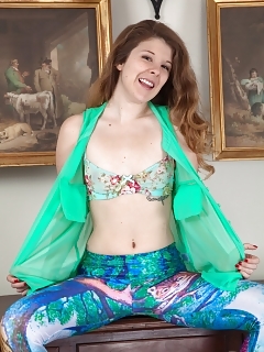 Jada Girls In Stocking Hairy Pictures