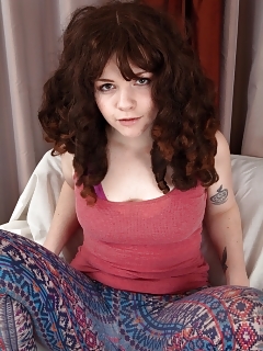 Cynthia Cum In A Hairy Pussy