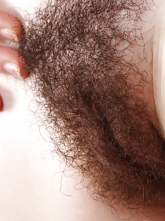 Emma Hairy Miki